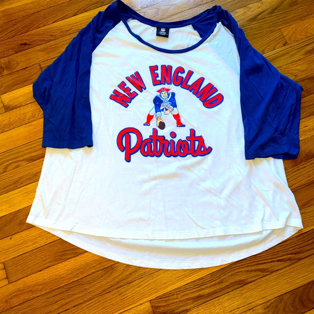 NFL New England Patriots raglan top